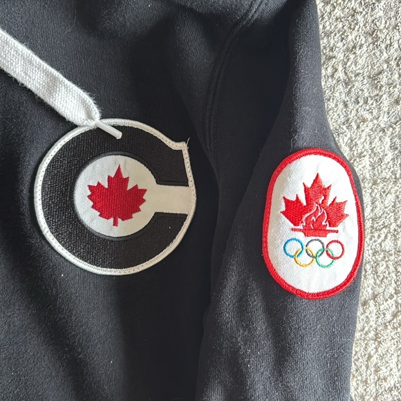Team Canada Black Olympics Hoodie - Medium - Picture 3 of 4